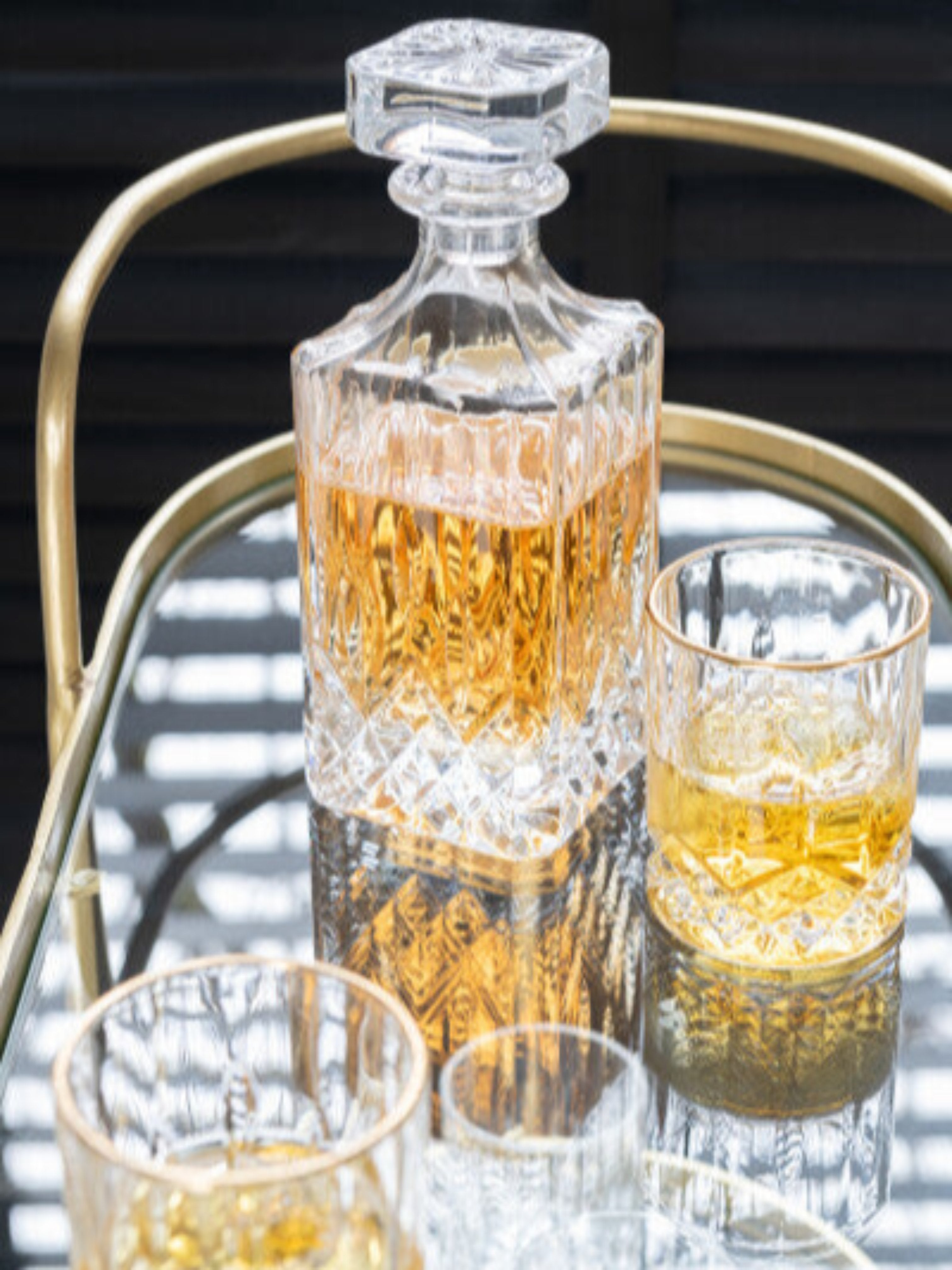 The Franco Carafe is the ultimate choice for any drinking occasion. Its versatile design and superior quality make it the perfect vessel for your favourite brandy or any other beverage. Trust in its exceptional craftsmanship and elevate your drinking experience.
