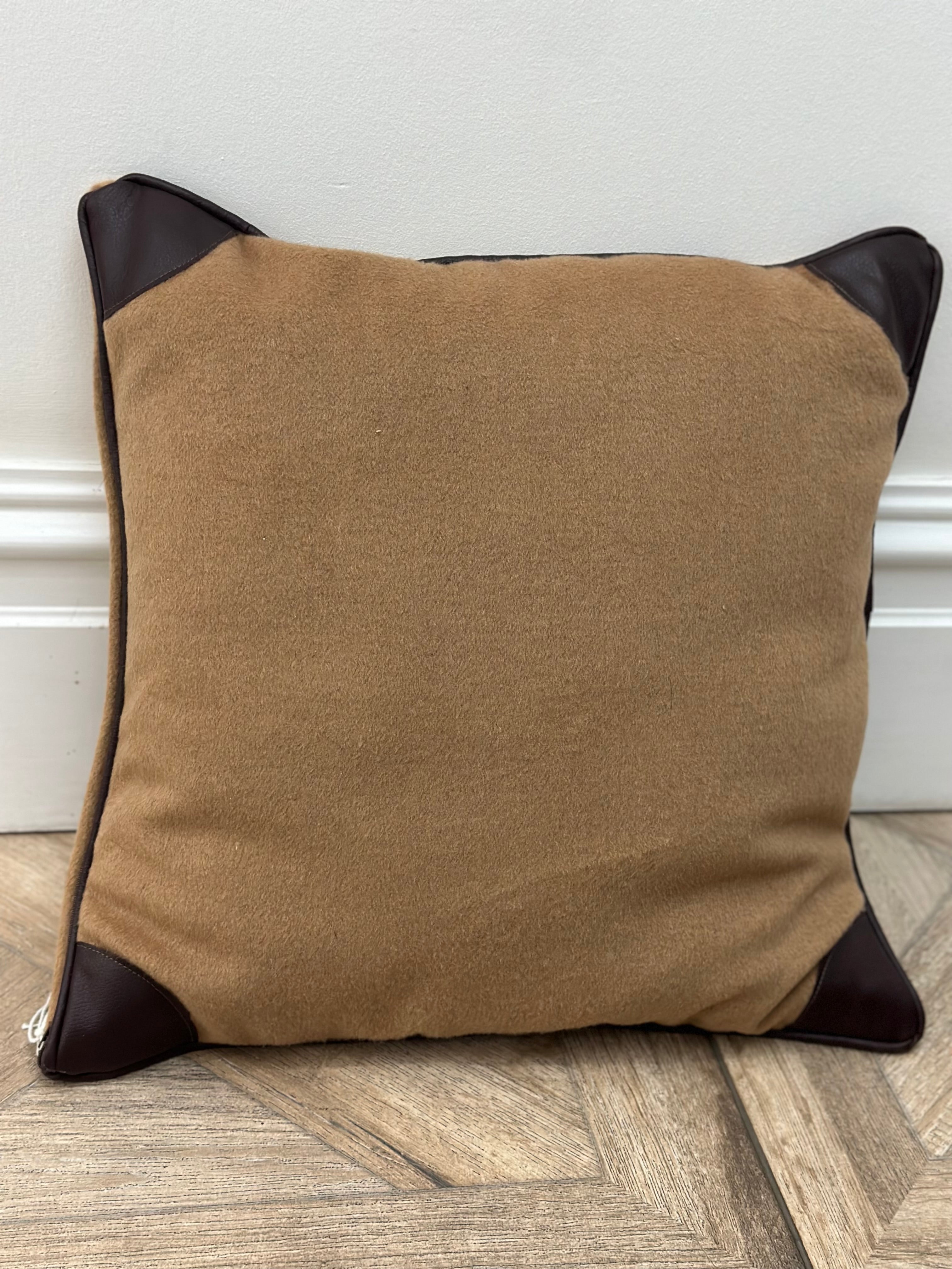 Indulge in luxury and sophistication with our Chestnut Brown Leather Detail Cushion.