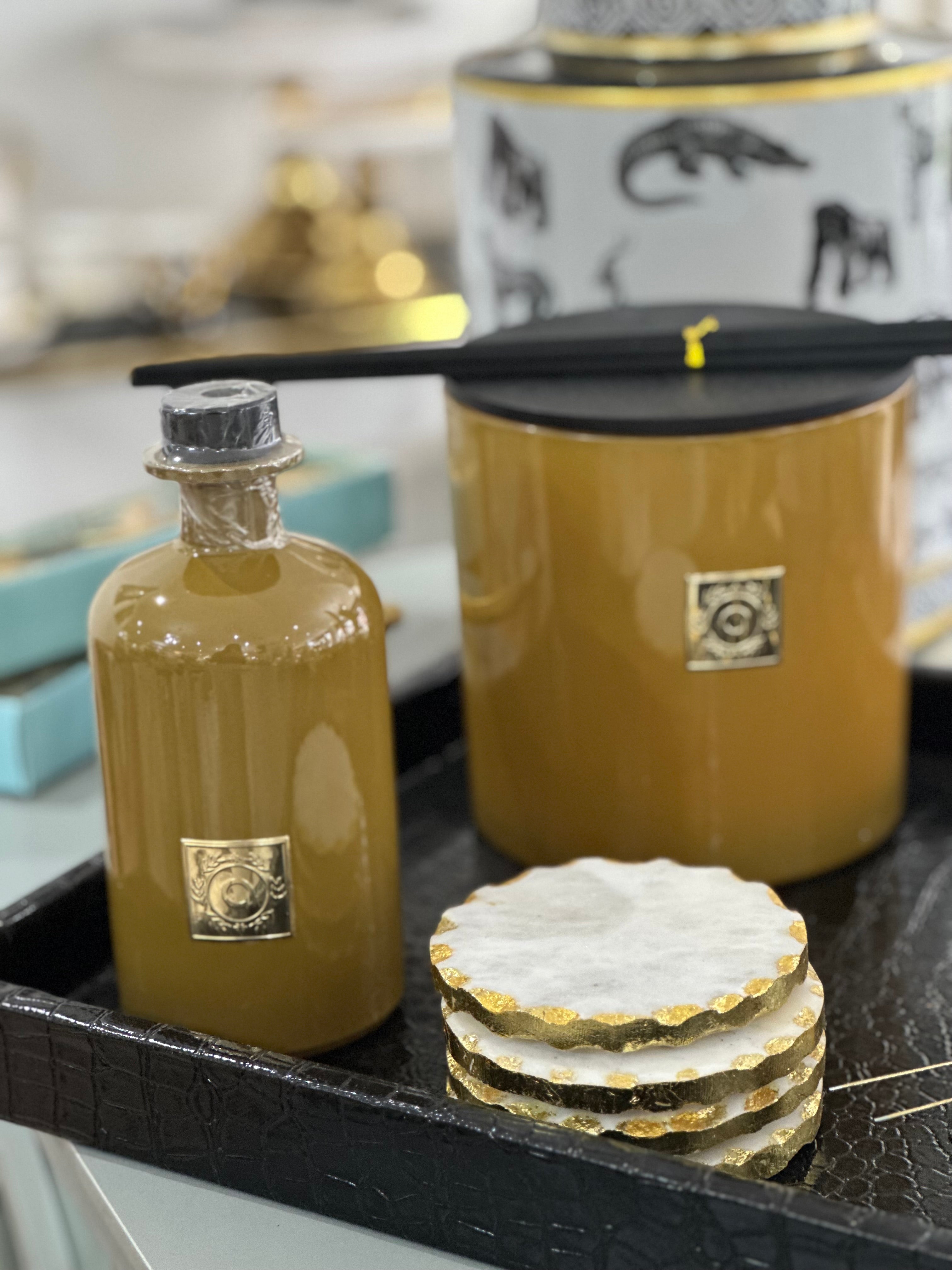 Create a truly unique atmosphere with the Atmosphera Diffuser in Vanille scent. This exquisite diffuser effortlessly emits a subtle and intense aroma of warm vanilla to infuse your home with a rich and sophisticated ambiance. The reed diffuser offers a luxurious and artful way to fill your space with a calming, alluring aroma, perfect for creating an atmosphere of elegance, exclusivity, and refinement.