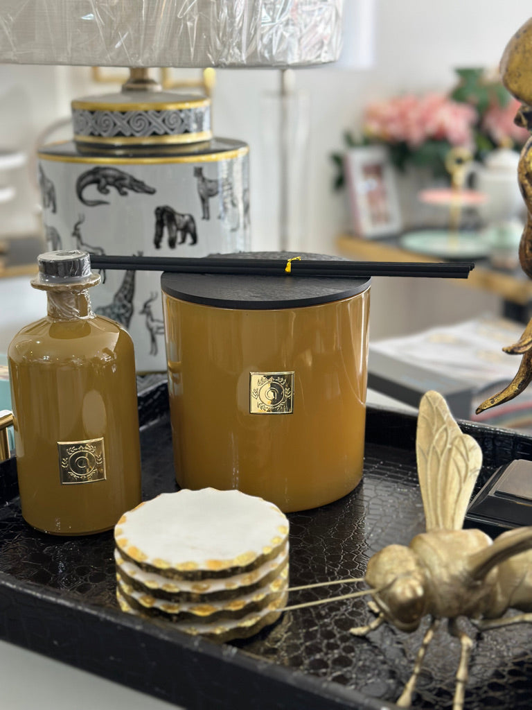 Immerse your home in the timeless warmth of the Atmosphera Candle - Vanille. With its ochre colour and luxurious size it is sure to bring a touch of elegance to any room. Unwind and relax whilst you enjoy a rich, inviting vanilla scent that will linger long after the flame dies out.