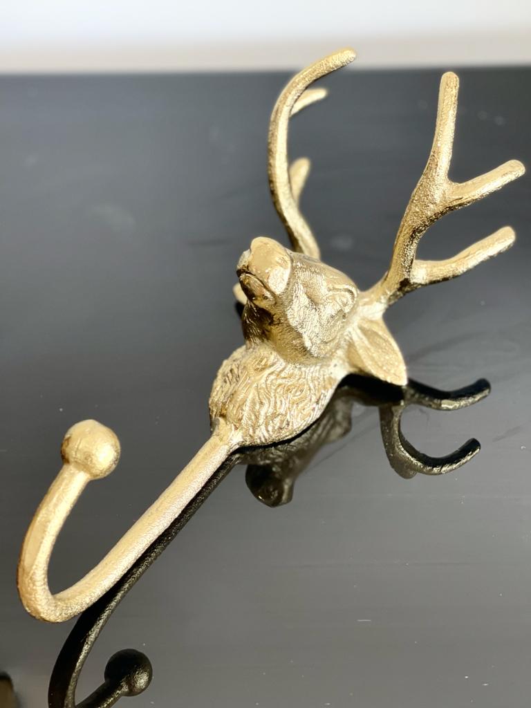 Stag wall hook outlet